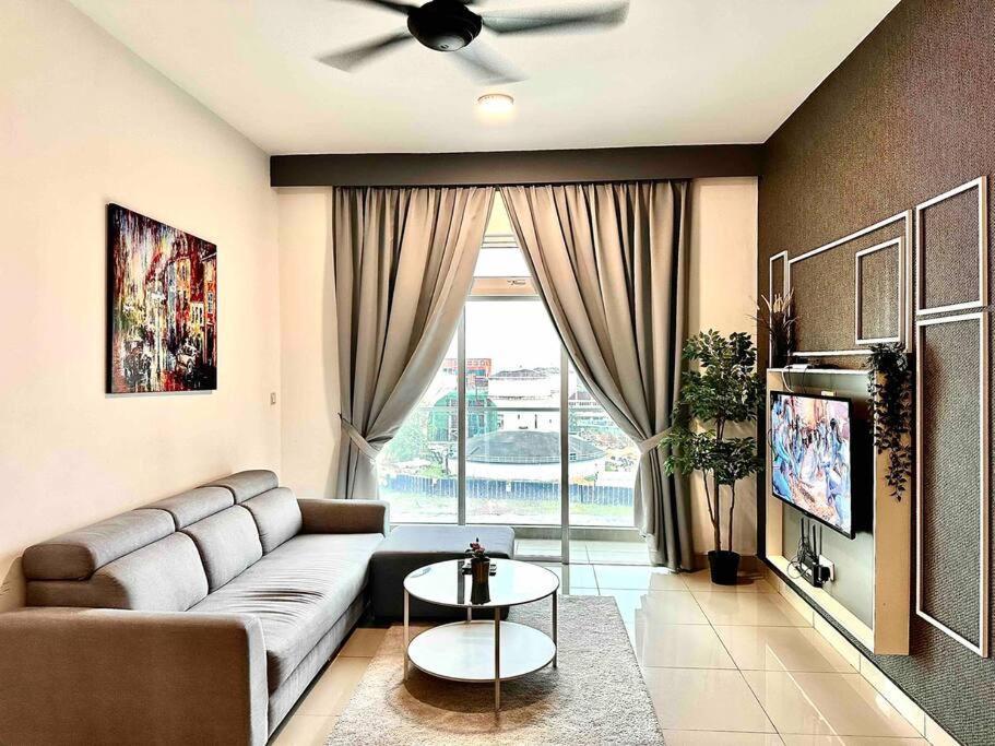 Apartemen Aesthetic Twin Galaxy -2br- Free Shuttle Bus By Cowidea *