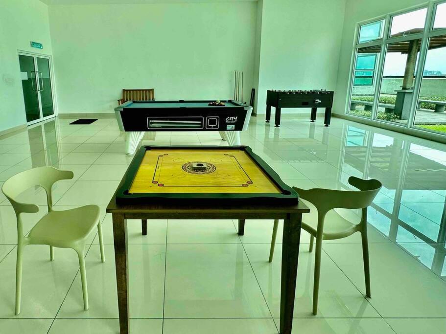 Aesthetic Twin Galaxy -2br- Free Shuttle Bus By Cowidea Apartemen *