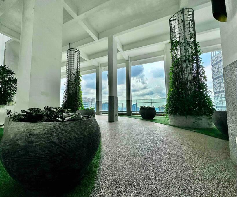 Aesthetic Twin Galaxy -2br- Free Shuttle Bus By Cowidea * Johor Bahru