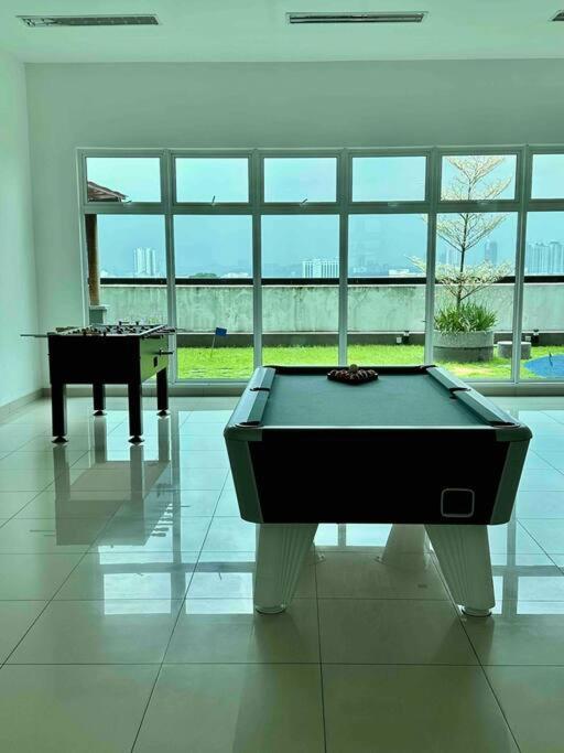 Apartemen Aesthetic Twin Galaxy -2br- Free Shuttle Bus By Cowidea *